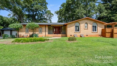 5745 Riviere Dr, Charlotte, NC, 28211-4267 | Card Image
