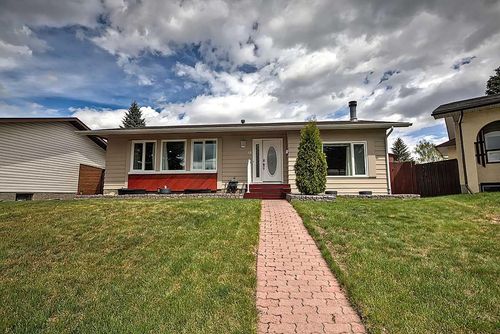 48 Deermont Way Se, Calgary, AB, T2J5P3 | Card Image