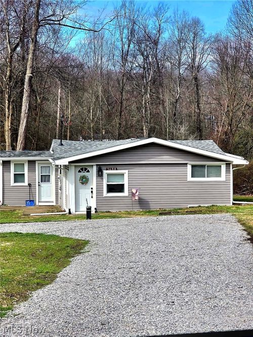 3698 Buena Vista Dr, Hubbard, OH, 44425-2503 | Card Image