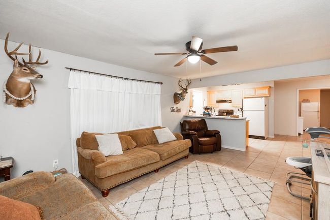 2467 Buchannon Rd, House other with 3 bedrooms, 2 bathrooms and null parking in Silsbee TX | Image 11
