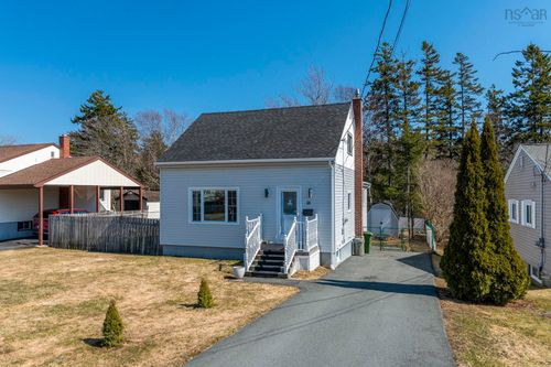 18 Devon Cres, Halifax, NS, B3R2G3 | Card Image