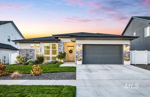 7966 W Suttle Lake Dr, Boise, ID, 83714-2307 | Card Image