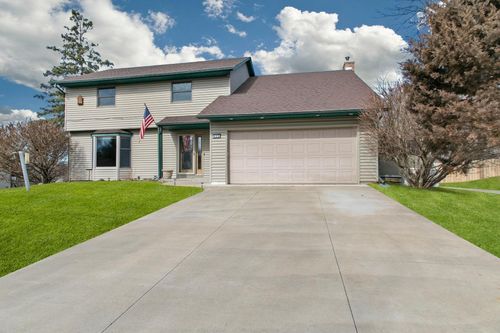 626 Nightingale Blvd, Stillwater, MN, 55082-5215 | Card Image