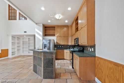 819 James St, FORT MYERS, FL, 33916-1111 | Card Image