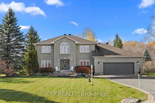 {{alt}} | Card Image