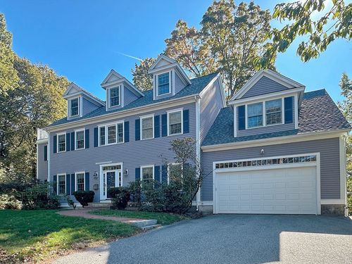 11 Oakland St, Lexington, MA, 02420-3605 | Card Image