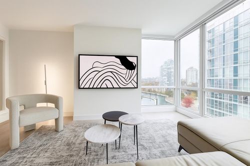 90x-1077 Marinaside Cres, Vancouver, BC, V6Z2Z5 | Card Image