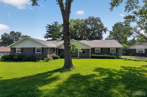 550 Monceau Dr, Saint Louis, MO, 63135-1273 | Card Image