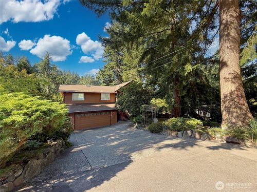18428 74th Pl W, Edmonds, WA, 98026-5552 | Card Image