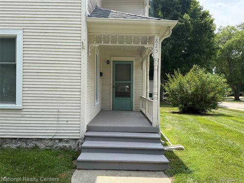 825 W Main St, Brighton, MI, 48116-1333 | Card Image