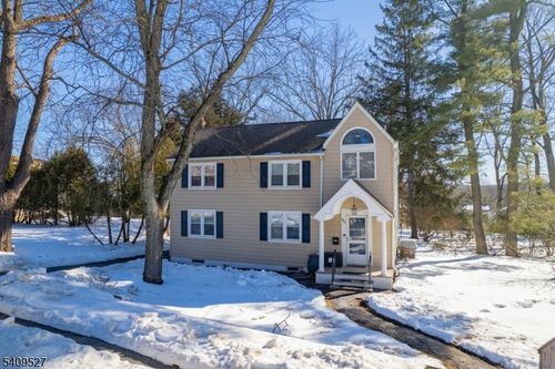 95 Hillside Ave, Livingston, NJ, 07039-2819 | Card Image