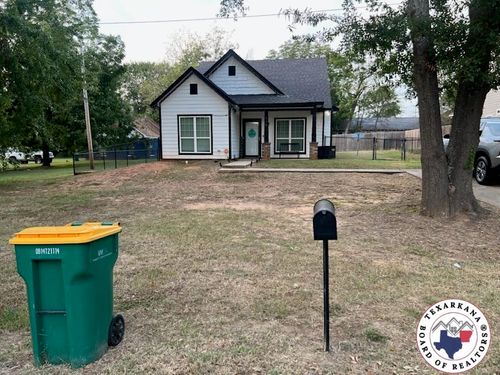 104 Hubbard St, Texarkana, TX, 75501-7017 | Card Image