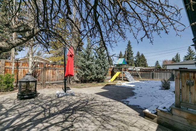 51 White Oak Crescent Sw, Home with 5 bedrooms, 3 bathrooms and 3 parking in Calgary AB | Image 35
