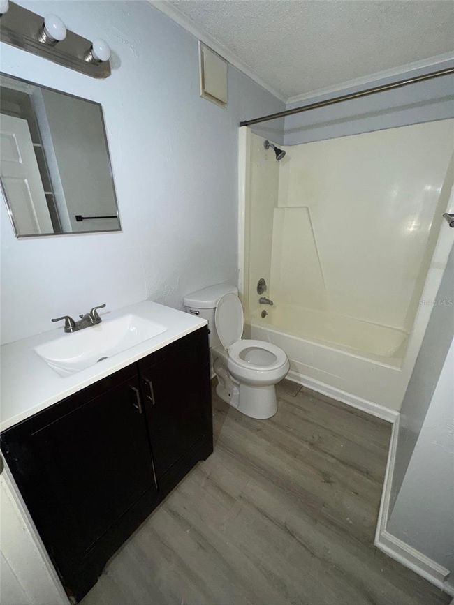 APT-38-420 - 420-420 Mills St, Condo with 2 bedrooms, 1 bathrooms and null parking in LEESBURG FL | Image 11