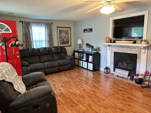 208 Wakefield Ave, Cornersville, TN, 37047-4503 | Card Image