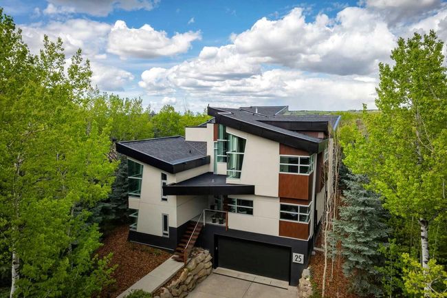 25 Posthill Drive Sw, House other with 4 bedrooms, 4 bathrooms and 8 parking in Calgary AB | Image 50