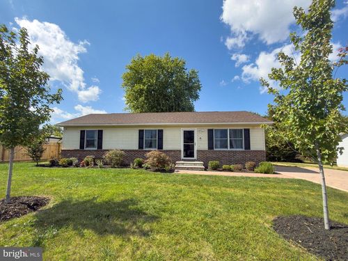 207 Nightingale Ave, STEPHENS CITY, VA, 22655-2449 | Card Image