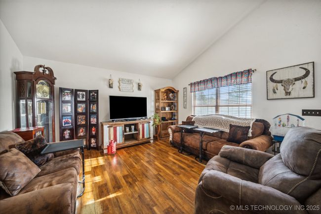 393074 E 1150 Rd, House other with 3 bedrooms, 2 bathrooms and null parking in Weleetka OK | Image 10