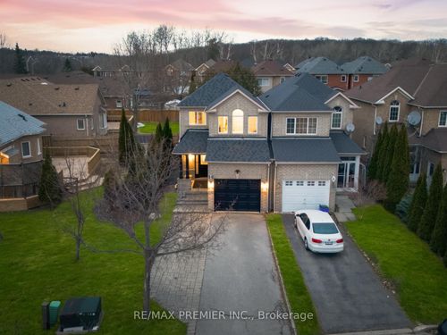 4 Hacienda Drive, Richmond Hill, ON, L4E3X1 | Card Image