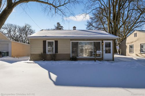10111 Troy St, Oak Park, MI, 48237-3935 | Card Image