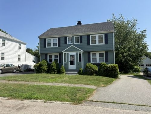 29 Shangri La Ln, Middletown, RI, 02842-5437 | Card Image