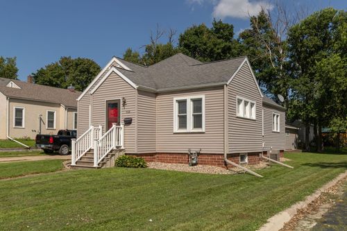 928 Bridge Ave, Albert Lea, MN, 56007-2351 | Card Image