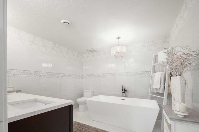 10 Spring Valley Pl Sw, House other with 5 bedrooms, 5 bathrooms and 6 parking in Calgary AB | Image 45