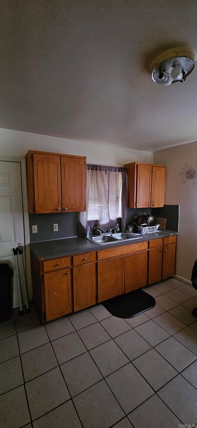 1214 W 36 Th St, House other with 3 bedrooms, 1 bathrooms and null parking in Little Rock AR | Image 5