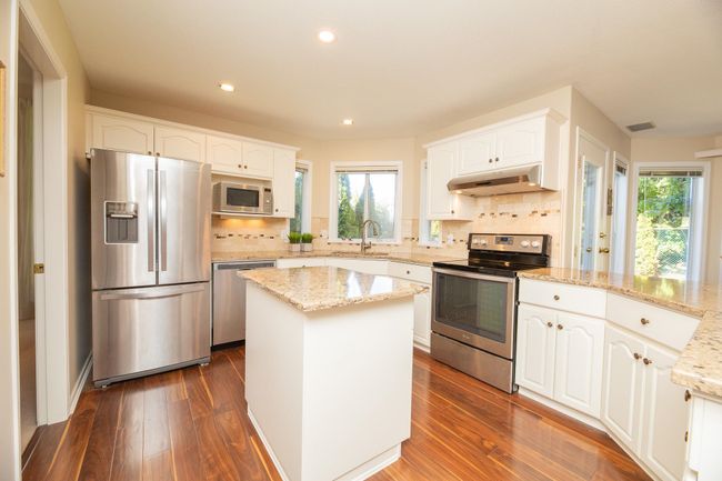 8464 215 A Street, House other with 4 bedrooms, 3 bathrooms and 6 parking in Langley BC | Image 8