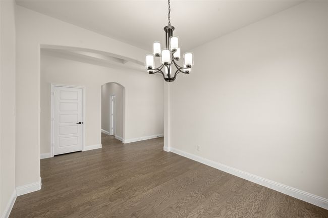 104 Calf- Dining Room-2 | Image 12