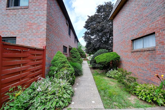 21 - 21 Sharon Ln, Condo with 2 bedrooms, 2 bathrooms and null parking in Wethersfield CT | Image 33