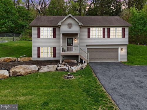 1121 State Rd, DUNCANNON, PA, 17020-9598 | Card Image