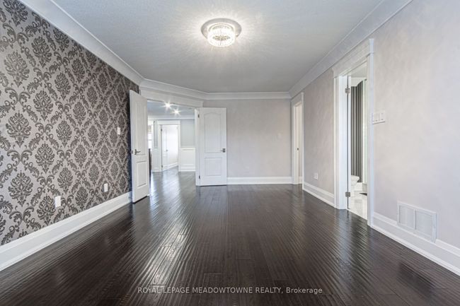 729 Wettlaufer Terr, House other with 5 bedrooms, 4 bathrooms and 2 parking in Milton ON | Image 23