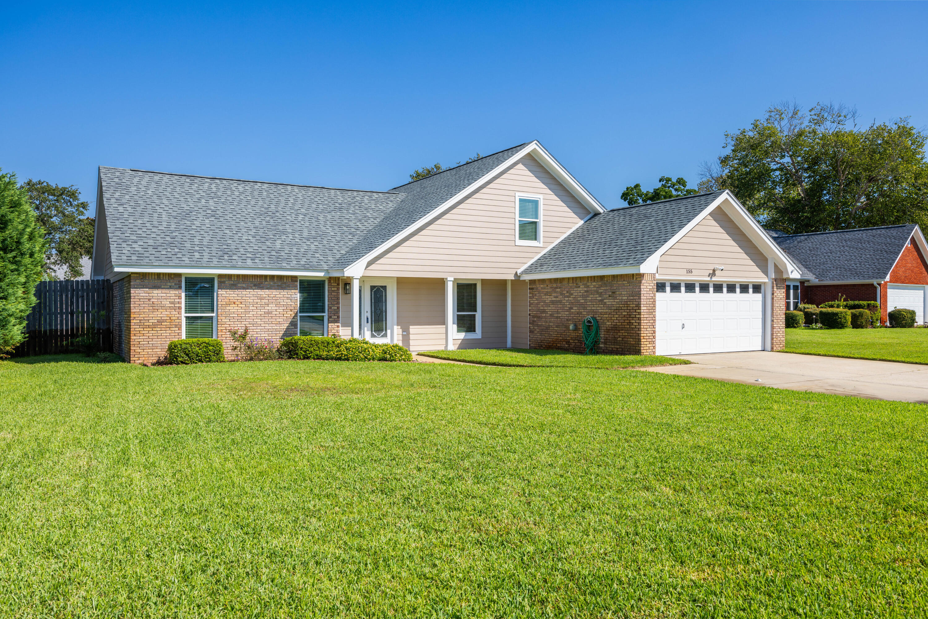 Long Pointe Dr, Mary Esther, FL 32569
