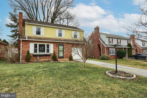 1960 Bannister St, YORK, PA, 17404-4919 | Card Image