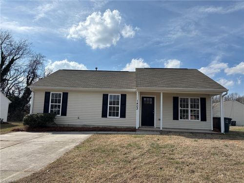 1402 Ardmore Dr, Greensboro, NC, 27401-4022 | Card Image