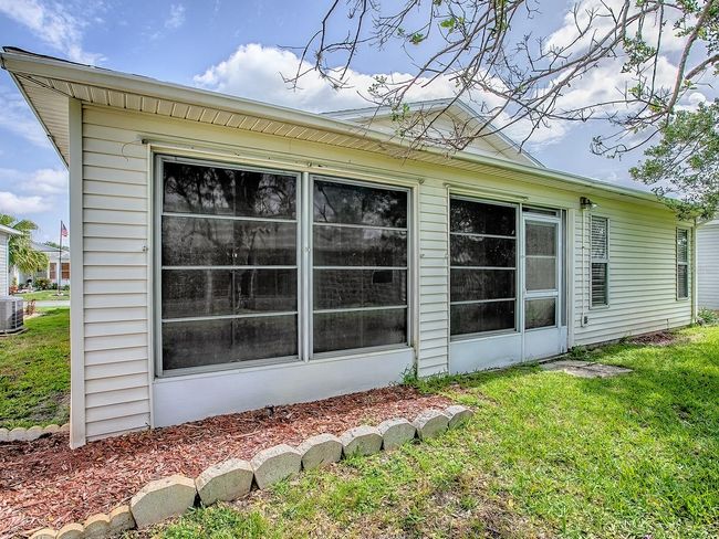 32708 Westwood Loop, House other with 2 bedrooms, 2 bathrooms and null parking in LEESBURG FL | Image 43
