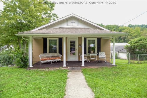 647 Austin Drive, St Albans, WV, 25177 | Card Image