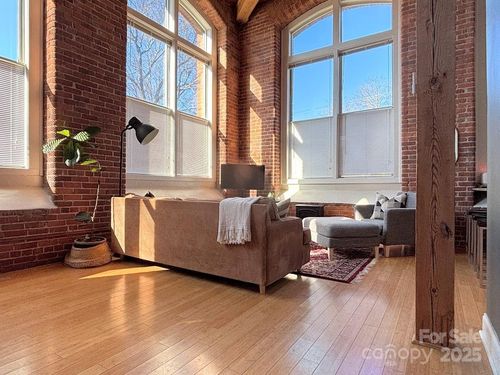apt-136-201 S Hoskins Rd, Charlotte, NC, 28208-1460 | Card Image