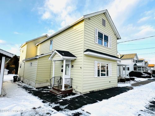 615 Delaware St, Mayfield, PA, 18433-2107 | Card Image