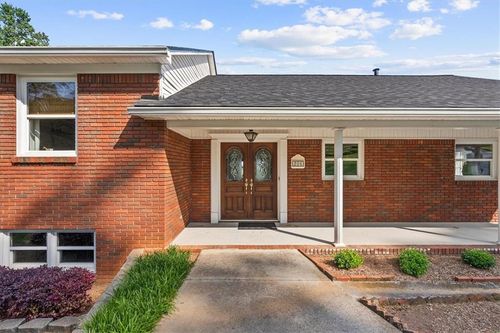 206 Victory Dr, Calhoun, GA, 30701-2428 | Card Image
