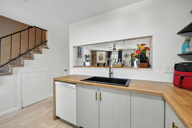 15 Abbey Rd, Townhouse with 2 bedrooms, 2 bathrooms and null parking in Euless TX | Image 8