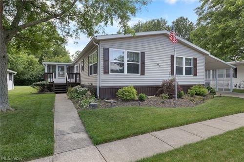 45 Periwinkle Dr, Olmsted Twp, OH, 44138-3038 | Card Image
