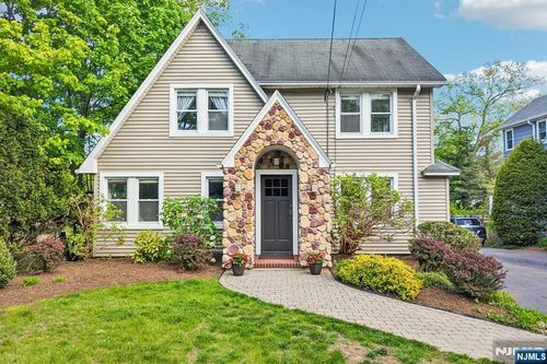 243 Lincoln Ave, Ridgewood, NJ, 07450-4918 | Card Image