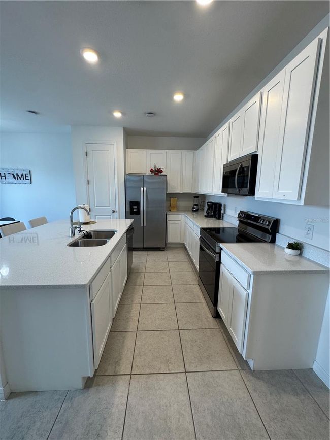 835 Longboat Dr, Townhouse with 3 bedrooms, 3 bathrooms and null parking in DAVENPORT FL | Image 9