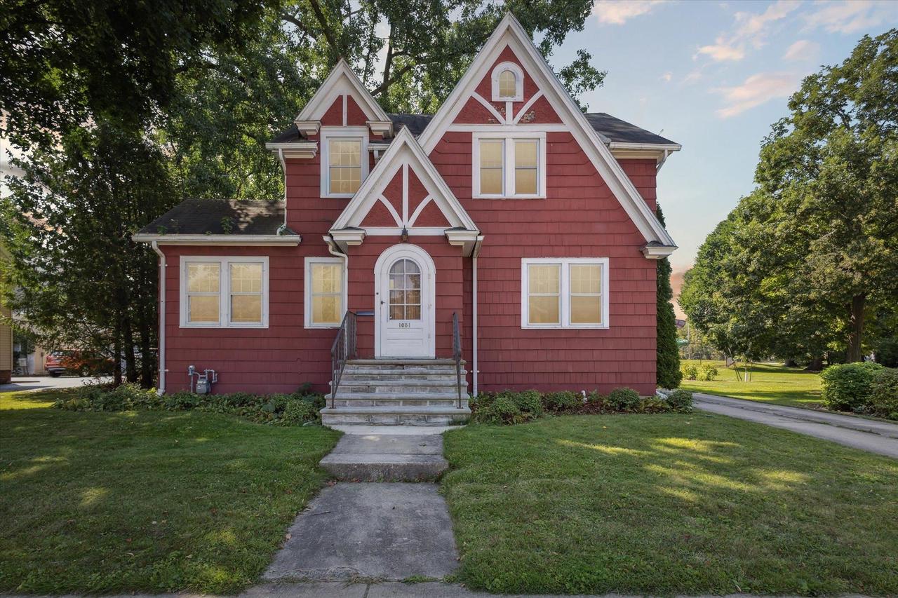 Dousman St, Green Bay, WI 54303