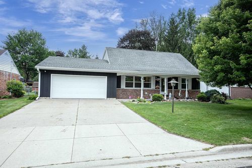 430 Fairview Way, Shawano, WI, 54166 | Card Image