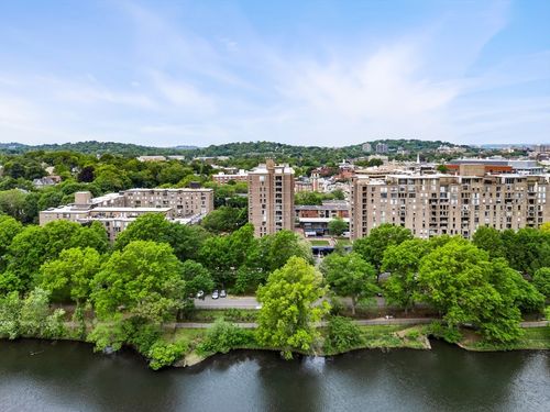nr1-77 Pond Ave, Brookline, MA, 02445-7141 | Card Image