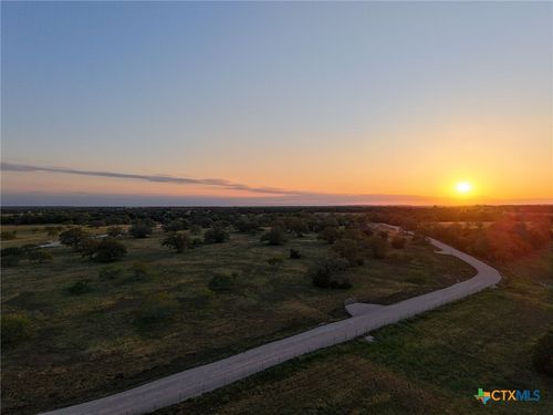 784 Main Loop Rd, Waelder, TX, 78959-1000 | Card Image