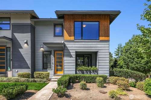 12819 Se 75th Ct, Newcastle, WA, 98056-5008 | Card Image